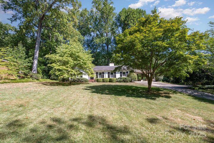 Property Photo:  3125 Loma Lane  NC 28205 