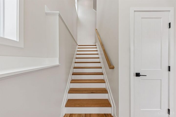 Property Photo:  5810 Arnsby Place  OH 45227 