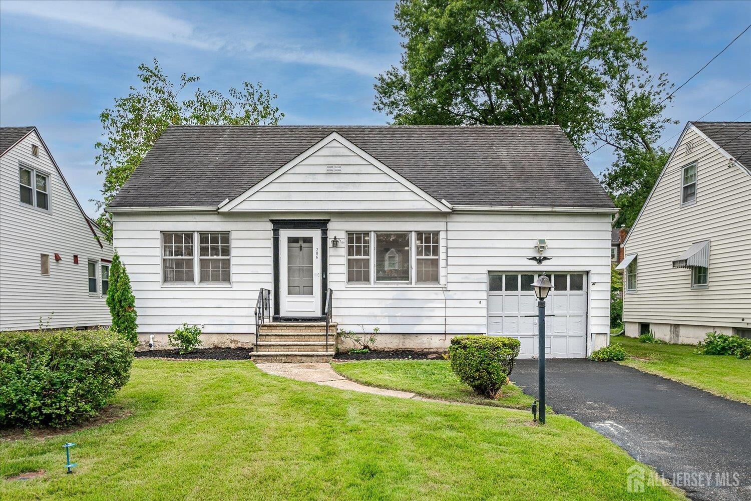 Property Photo:  206 Sailer Street  NJ 07016 