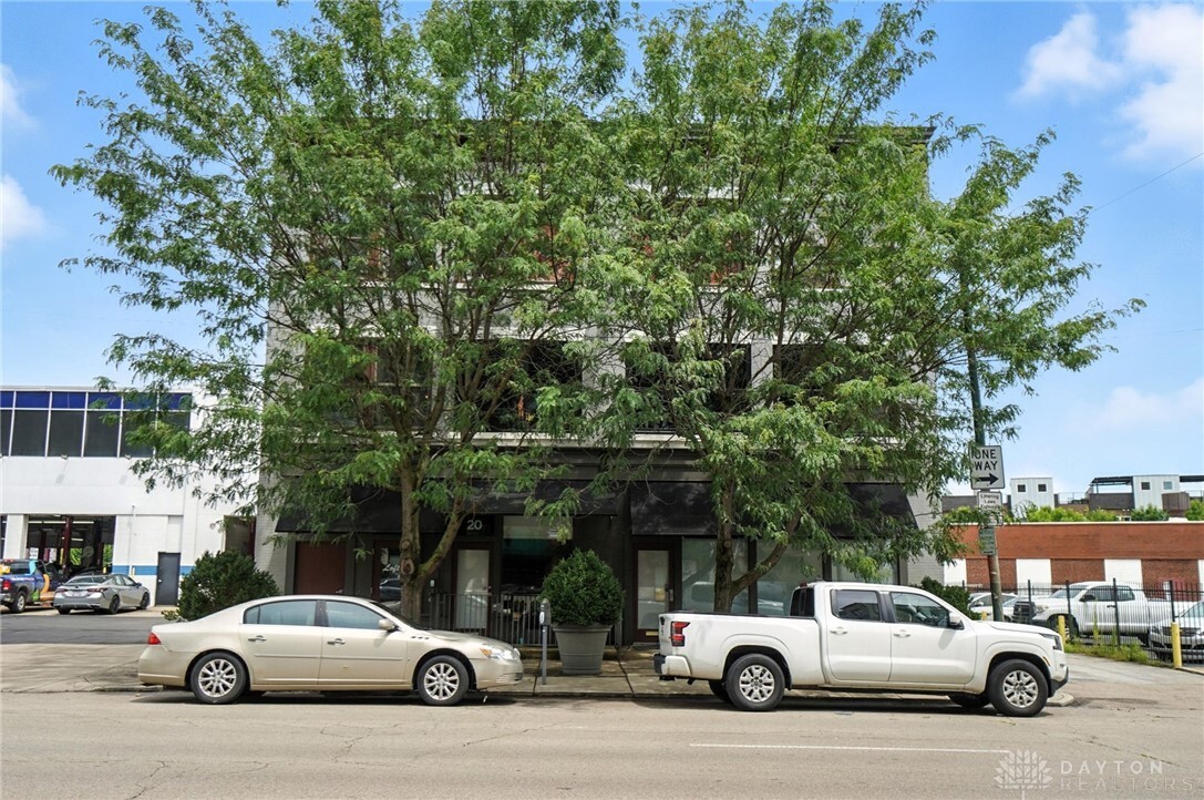 Property Photo: 18 S Saint Clair Street 201 OH 45402
