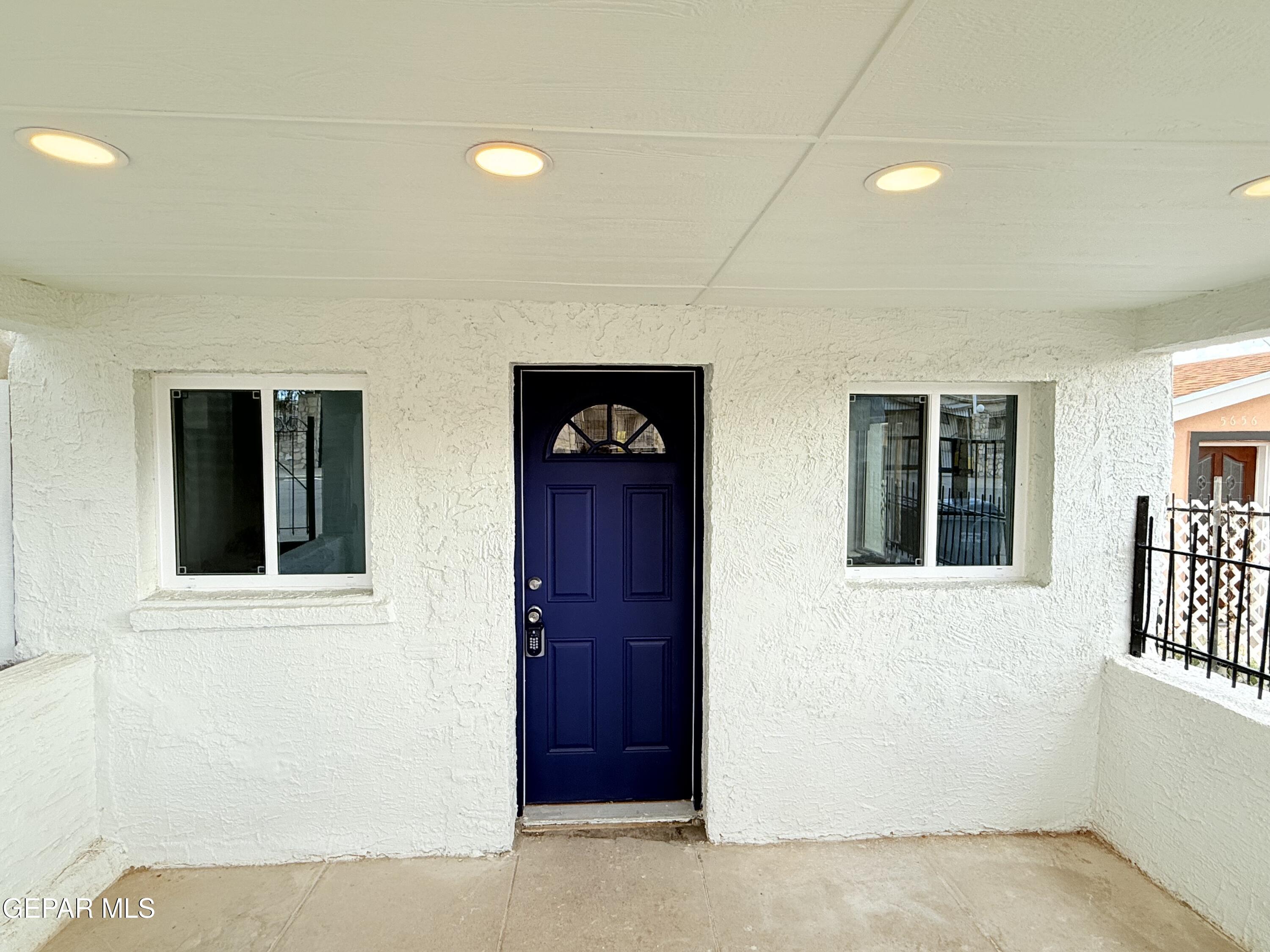 Property Photo: 5658 Dailey Avenue TX 79905