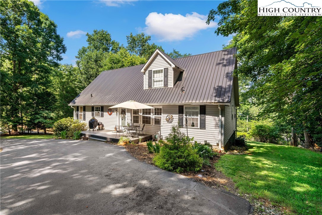 Property Photo: 1181 Forest Lake Heights Drive NC 28761