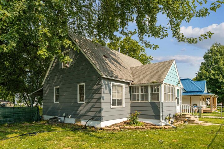Property Photo: 112 N Madison St IA 50641