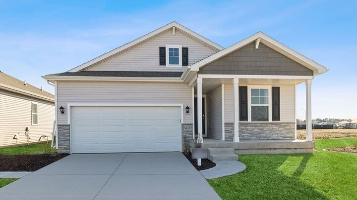 5609 152nd Street  Urbandale IA 50111 photo