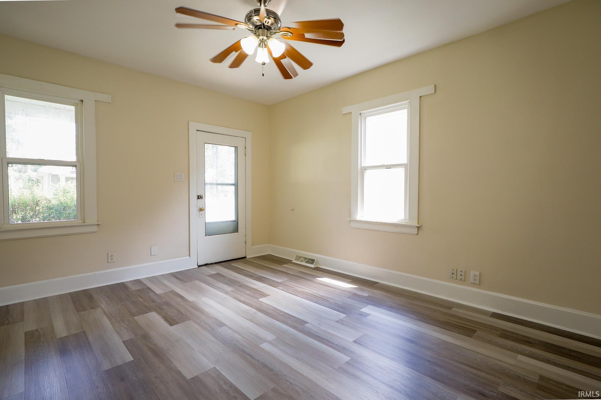 Property Photo: 1343 E Indiana Street IN 47711