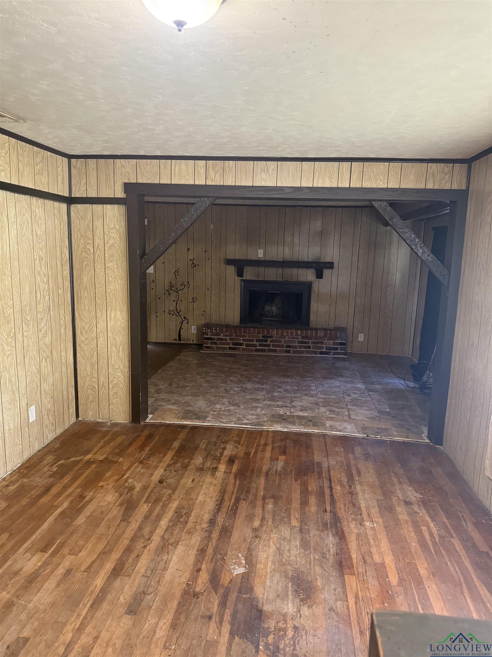 Property Photo:  413 W Hughes St  TX 75602 