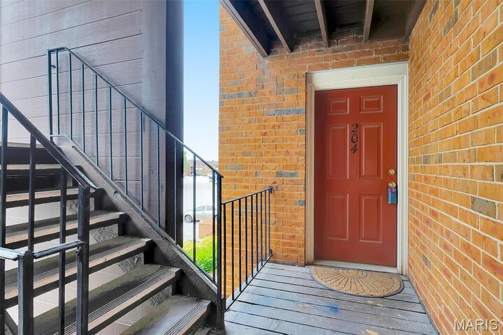 Property Photo:  1935 Greenglen Drive 204  MO 63122 