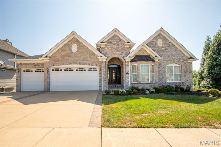 Property Photo: 205 Harbor View MO 63026