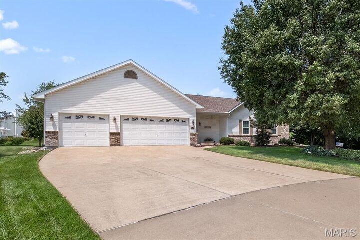 2603 Winter Haven Drive  O'Fallon MO 63366 photo