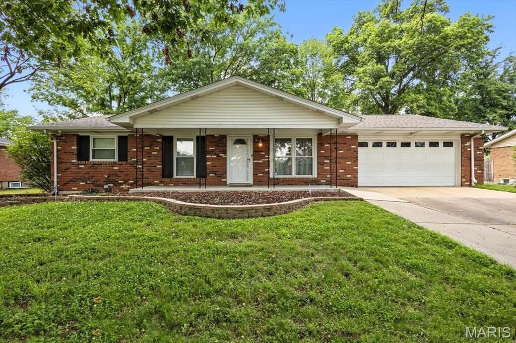 Property Photo: 1689 Heffington Drive MO 63017