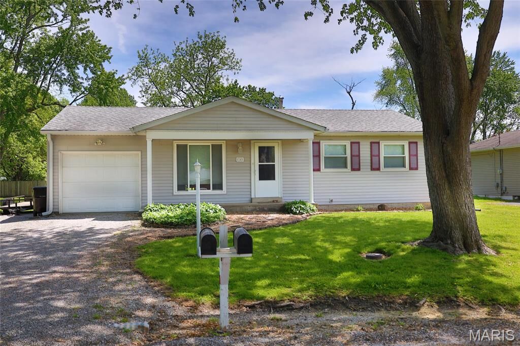 Property Photo: 14 Dee Street IL 62067