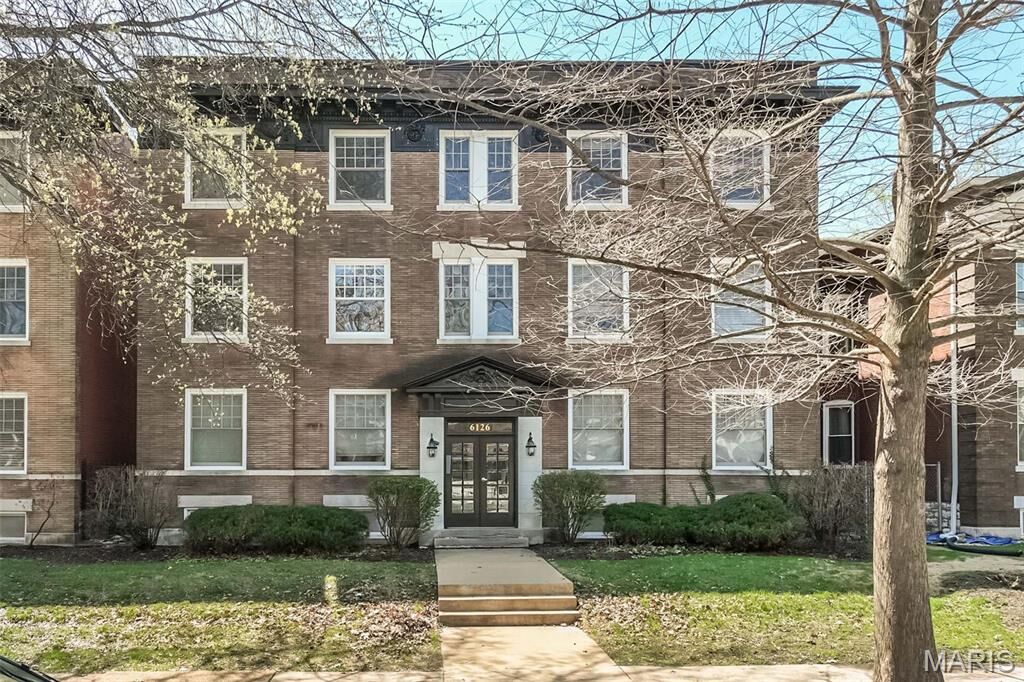 Property Photo: 6126 Washington Boulevard 302 MO 63112
