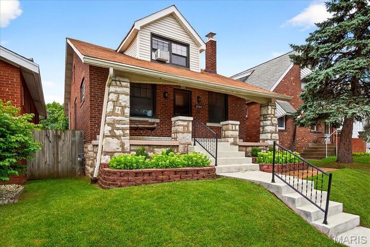 Property Photo: 5702 Devonshire Avenue MO 63109