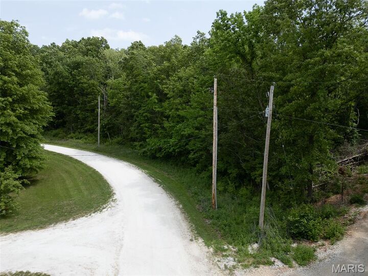Property Photo:  40 Winding Lane  MO 63379