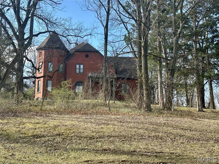 Property Photo: 1312 Old Trenton Road IL 62249