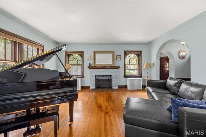 Property Photo: 7619 Delmar Boulevard MO 63130