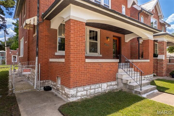 Property Photo:  6608 Oakland Avenue  MO 63139 