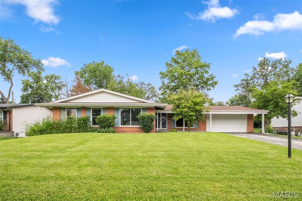 Property Photo:  12141 Land O Lakes Drive  MO 63146 