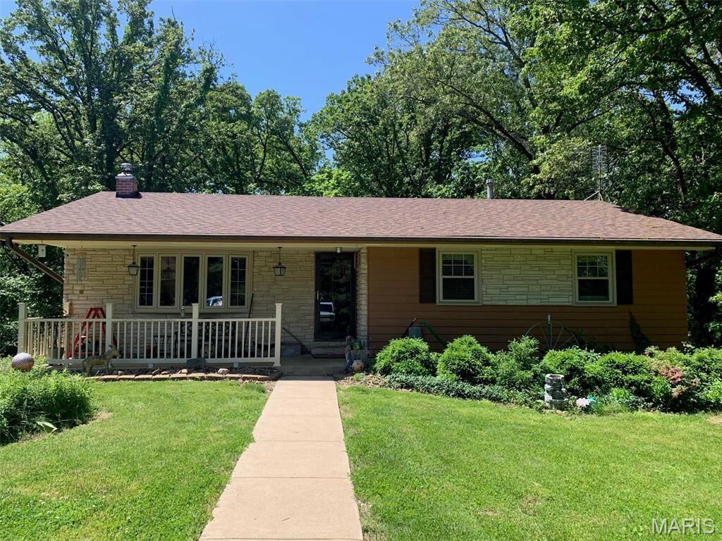 Property Photo: 7525 Brickyard Hill Road IL 62097
