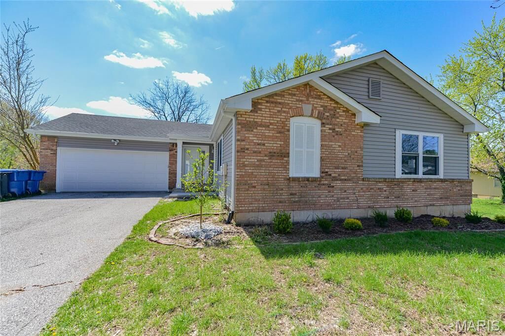 Property Photo: 14333 River Oaks Court MO 63034