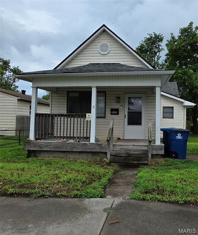 Property Photo:  2442 Dewey Avenue  IL 62040 
