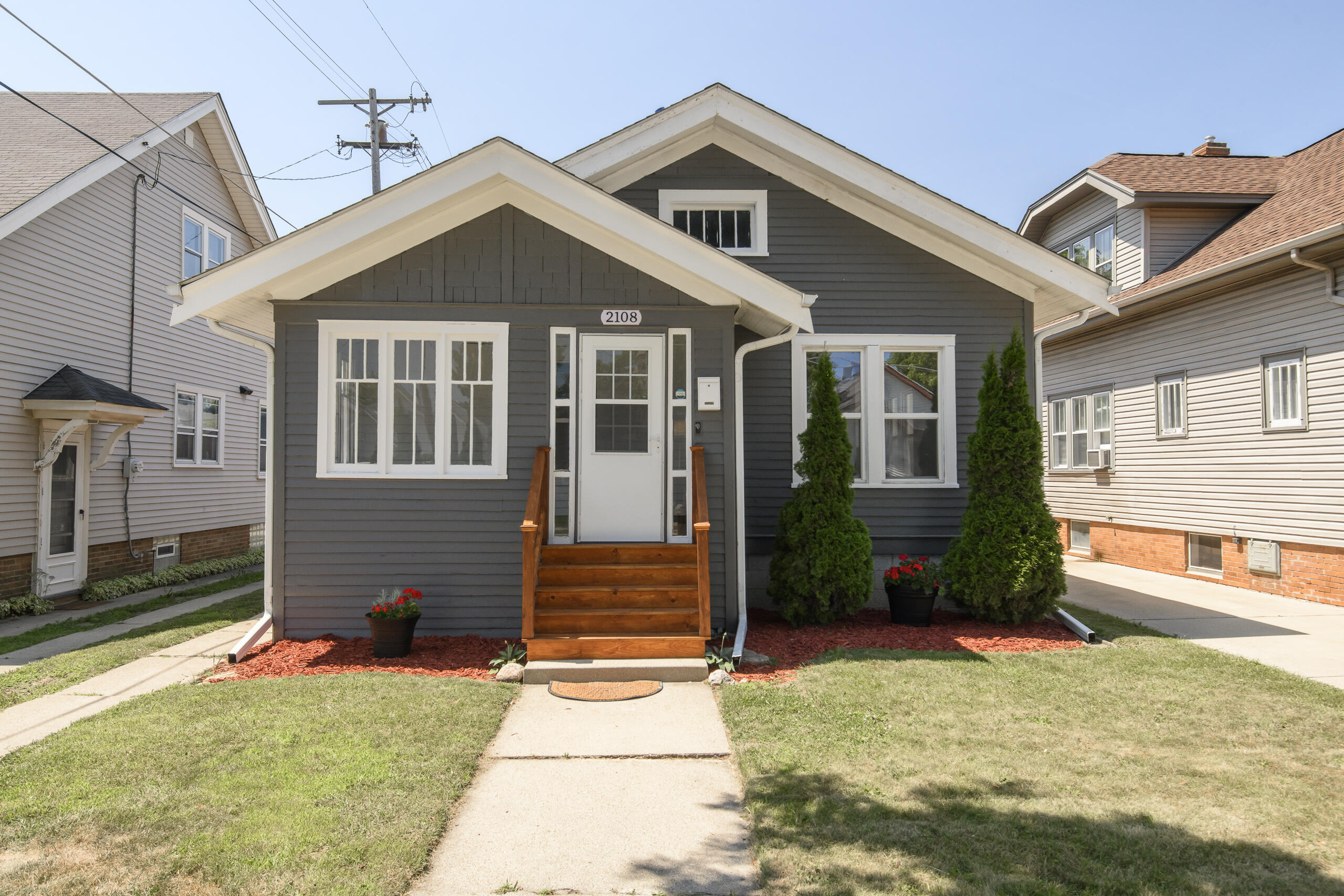 Property Photo:  2108 Ashland Ave  WI 53403 