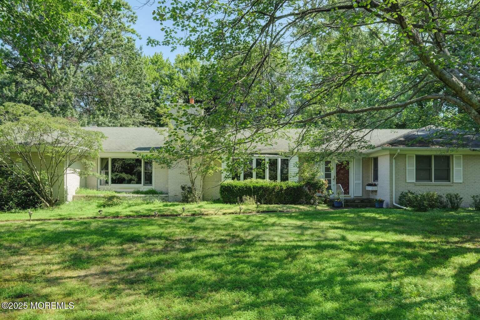 19 Buttonwood Lane E  Rumson NJ 07760 photo