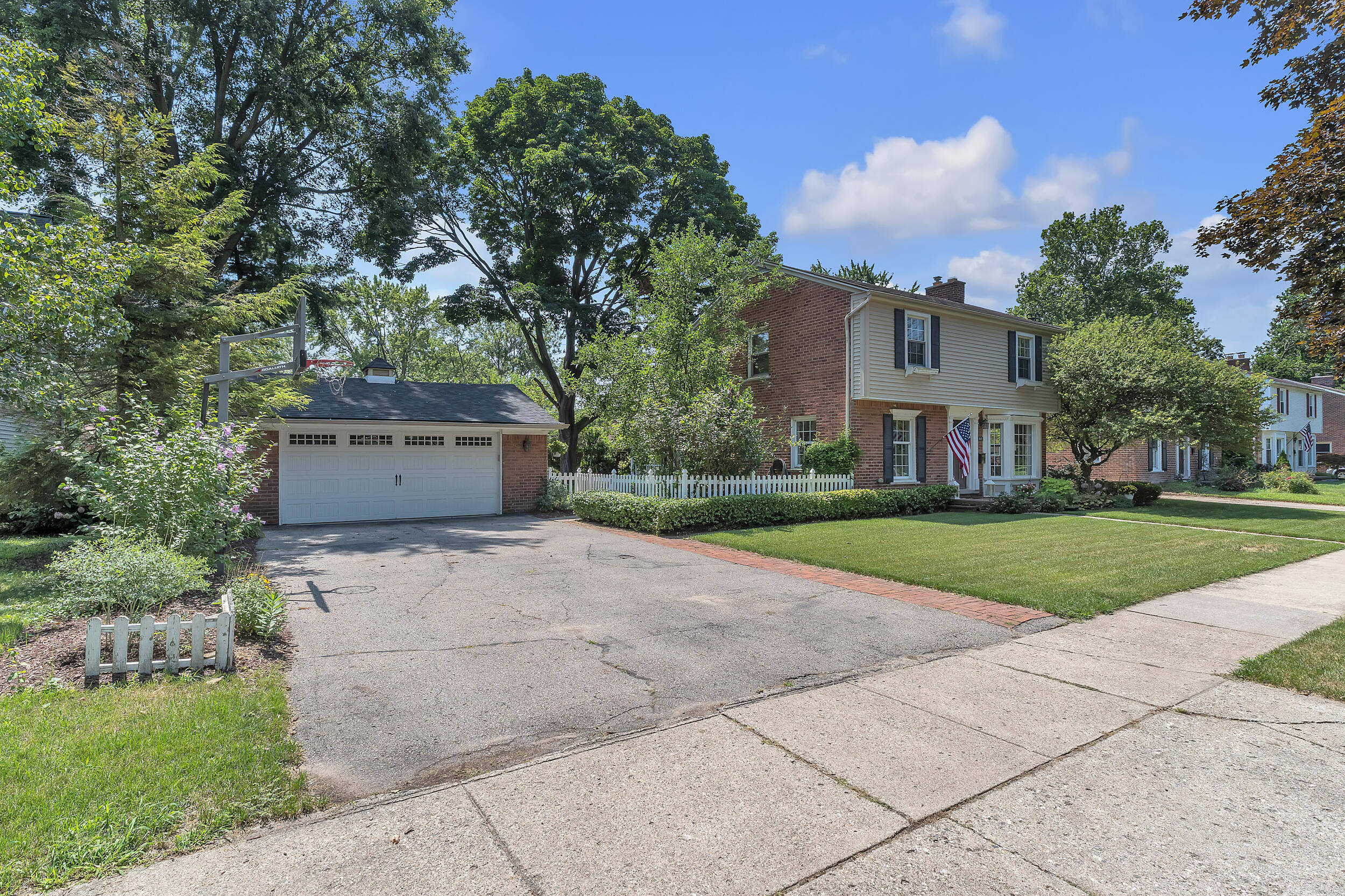 Property Photo: 31609 W Chicago MI 48150