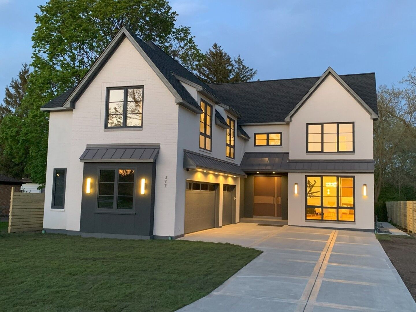 Property Photo: 377 S Prairie Avenue IL 60126