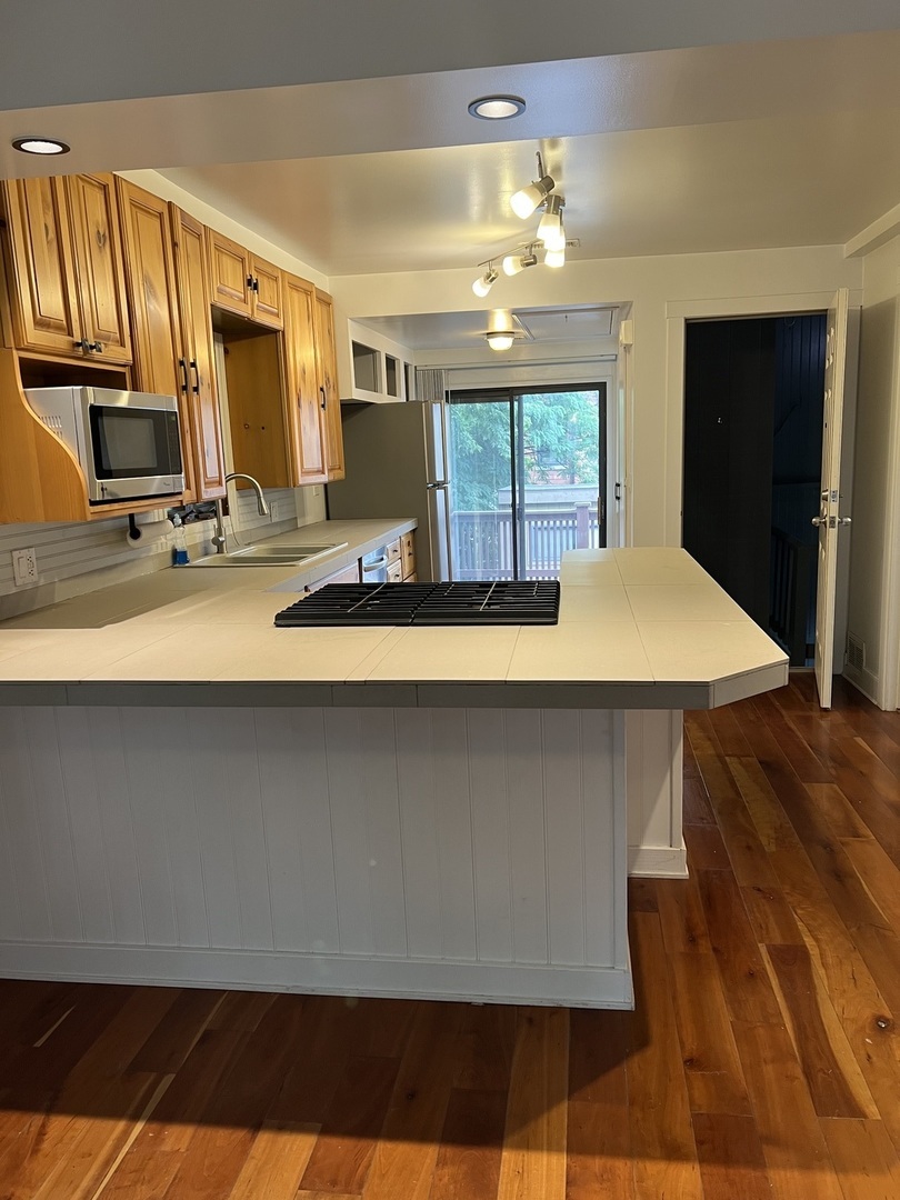 Property Photo: 2128 N Hoyne Avenue 2 IL 60647