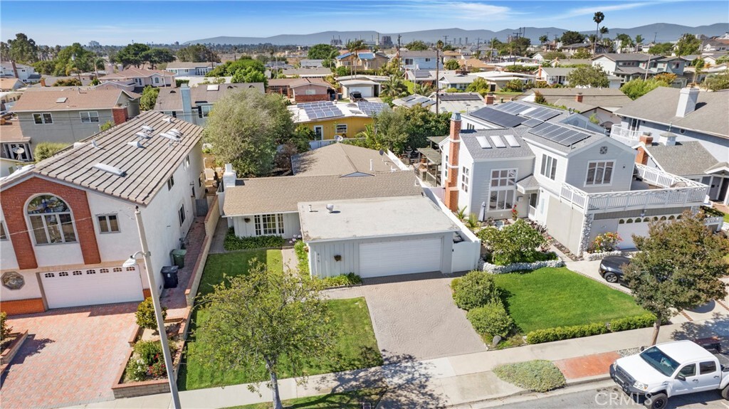 Property Photo:  915 Driftwood Avenue  CA 90740 