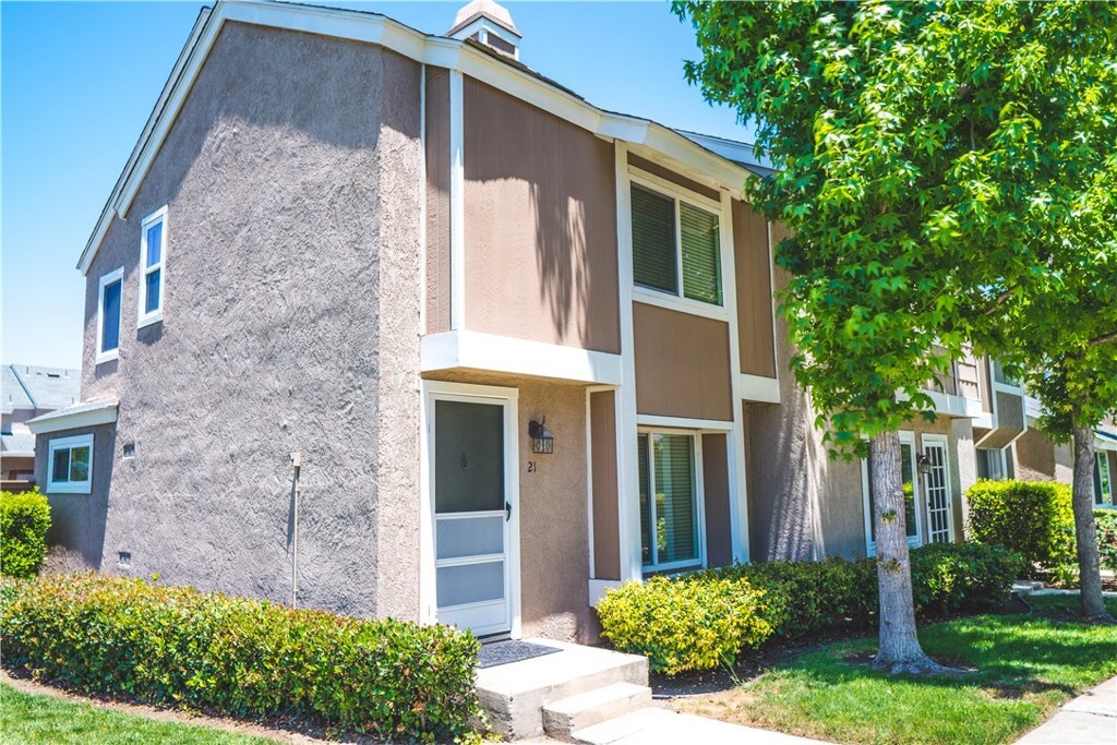 Property Photo:  21 Hollowglen 43  CA 92604 
