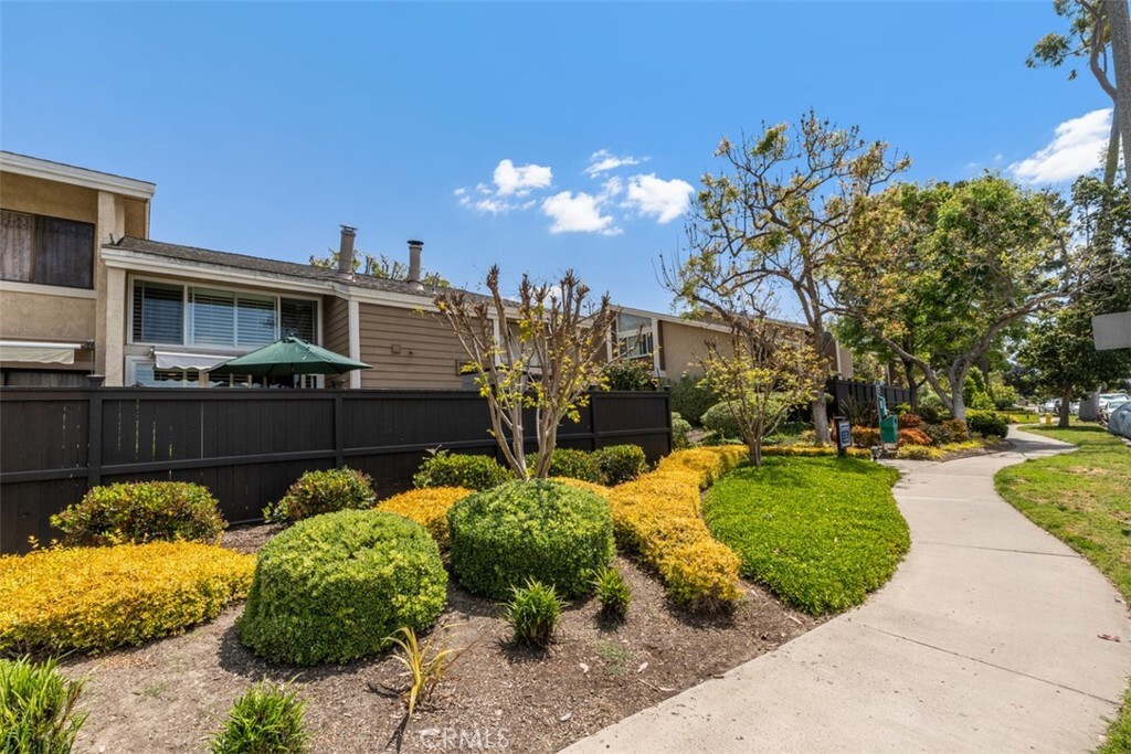 Property Photo: 26 Lakepines CA 92620