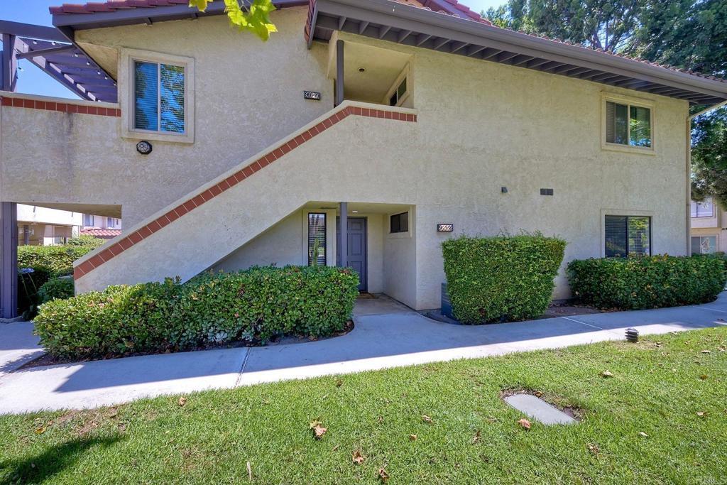 Property Photo:  966 Lupine Hills Dr 66  CA 92081 
