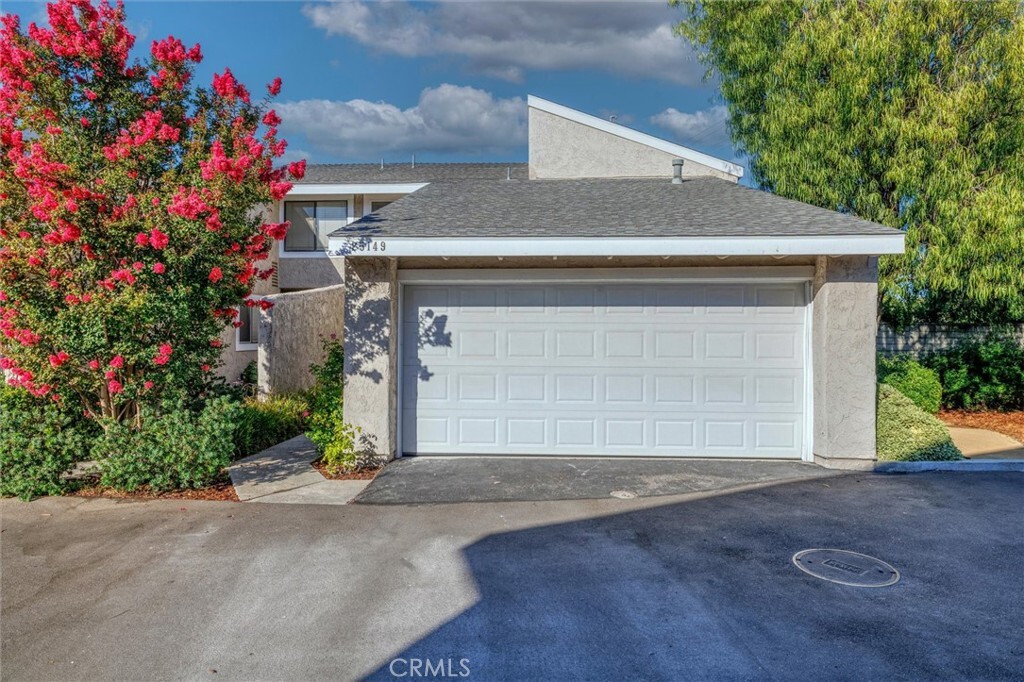 Property Photo: 25149 Amberley Way CA 91355