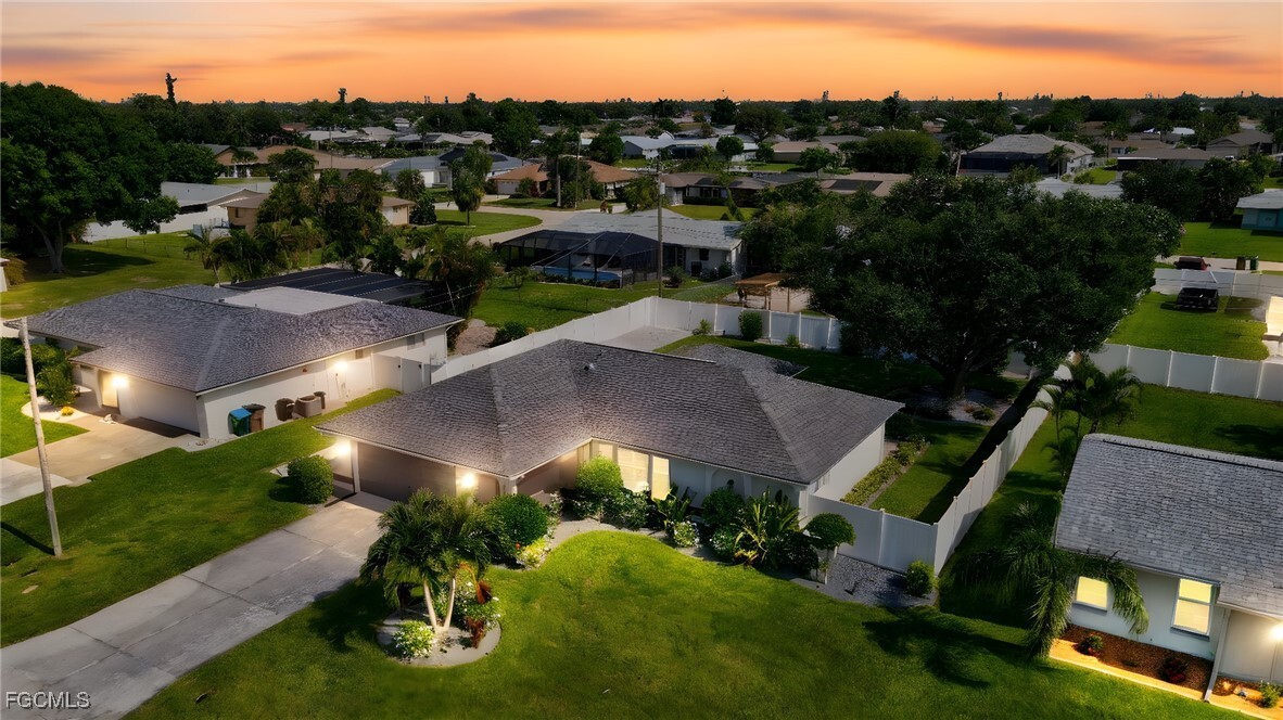 Property Photo:  1309 SE 37th Street  FL 33904 