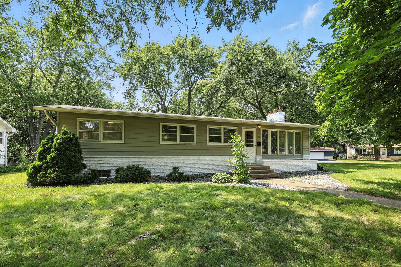 Property Photo: 5261 Quebec Avenue N MN 55428