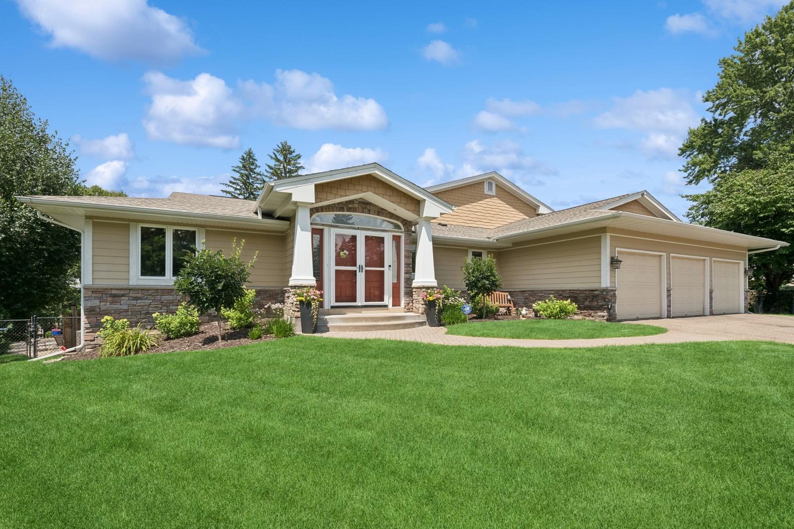 Property Photo:  6012 Grove Circle  MN 55436 