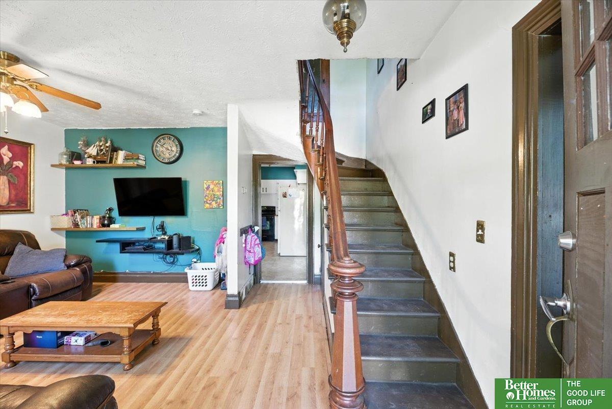 Property Photo:  705 S 1st Street  NE 68048 