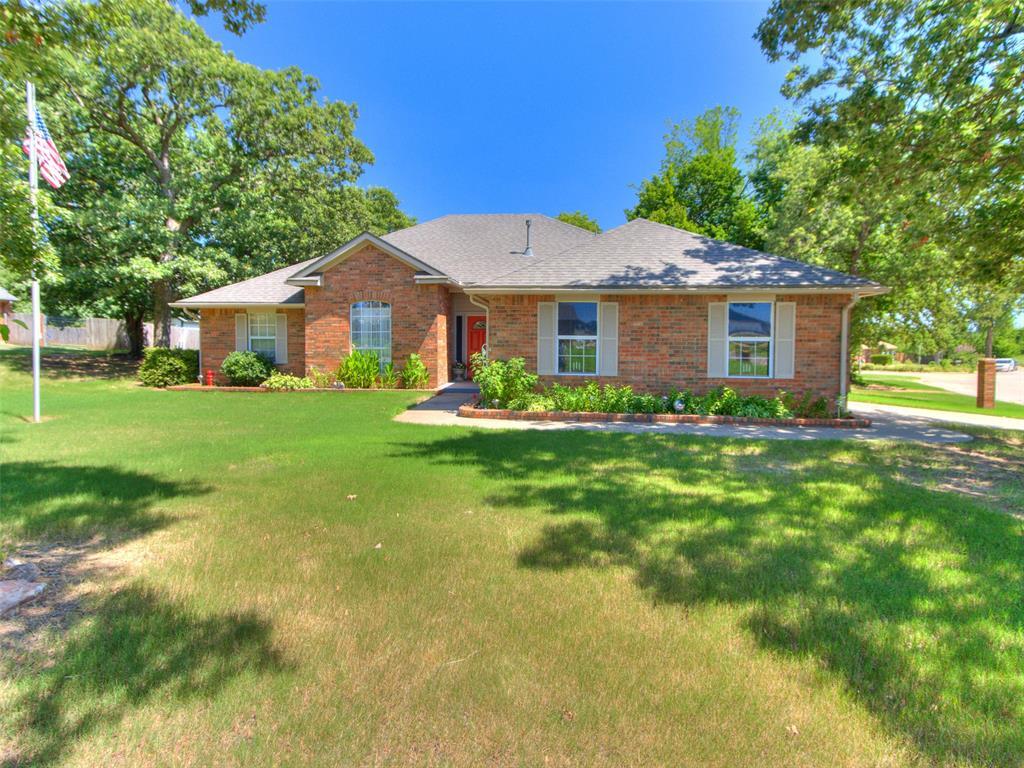 Property Photo: 154 Woodlands Drive OK 73045