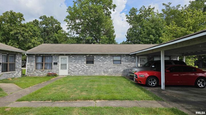 Property Photo: 1006 E Griggs Street IL 62959