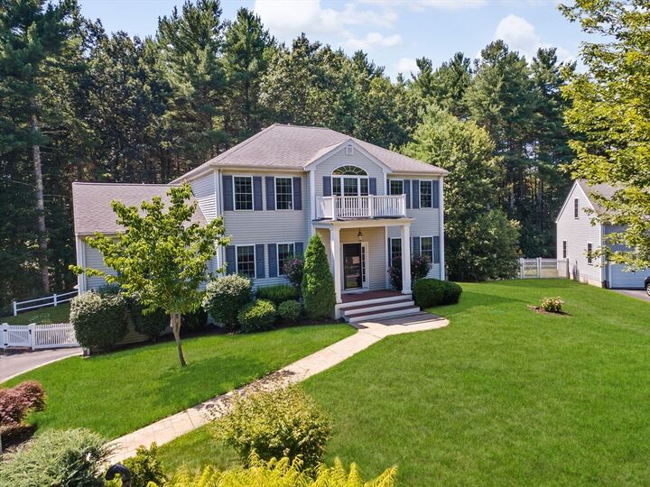 27 Sullivan Way  Foxboro MA 02035 photo