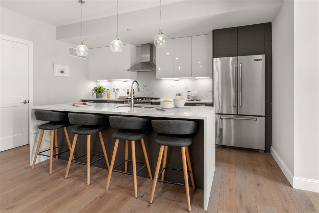 Property Photo:  54 Pleasant Street 4  MA 02125 