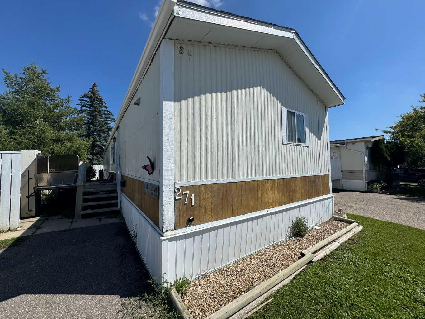 Photo de la propriété: 2300 13 Street N 271 AB T1H 4E8