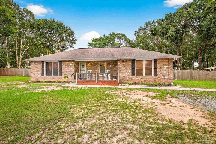 Property Photo: 4721 W Molino Rd FL 32577