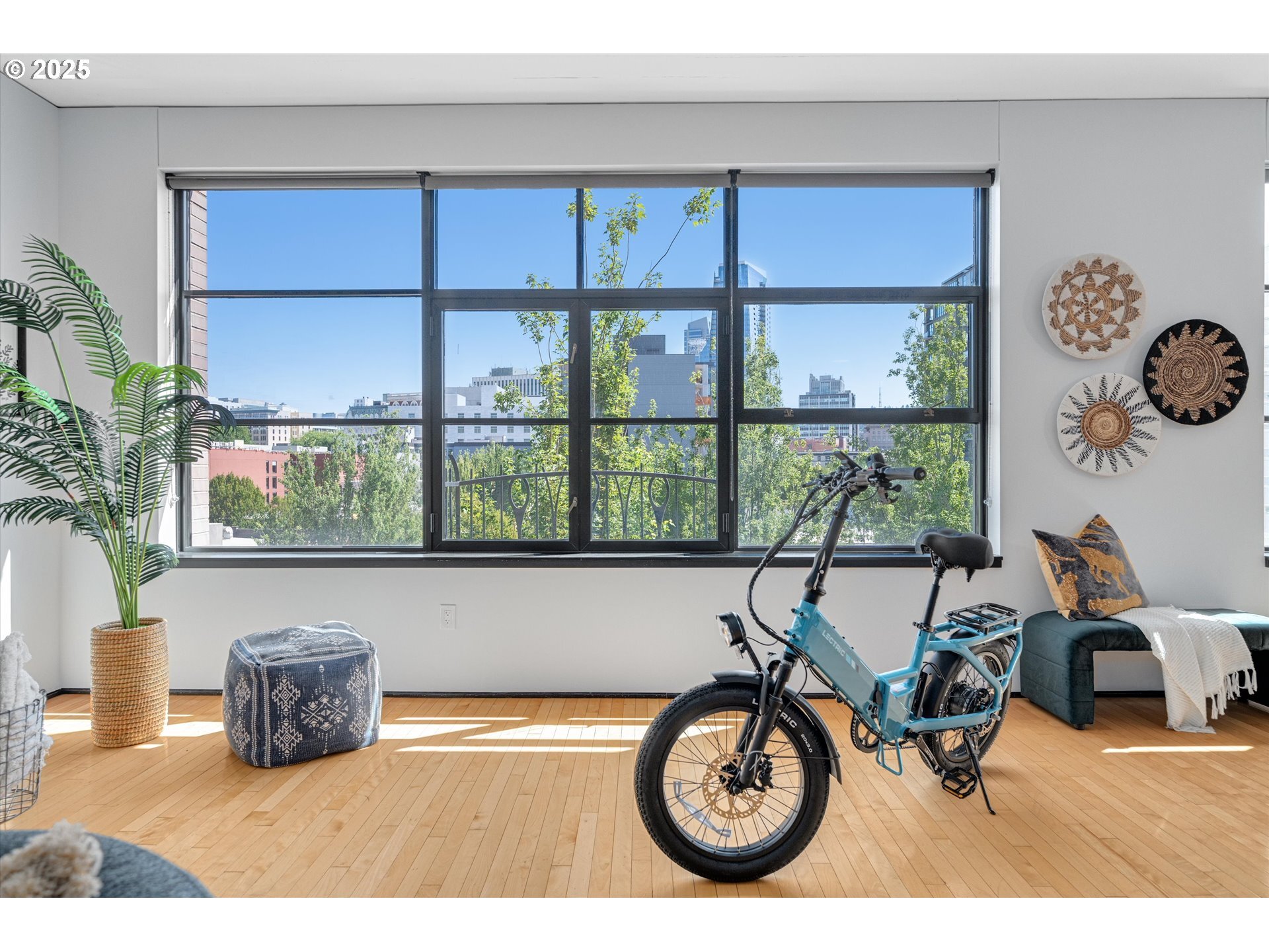 Property Photo: 333 NW 9th Ave 606 OR 97209