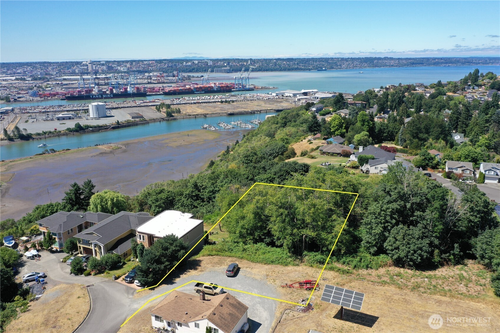 Property Photo:  2910  44th Avenue NE  WA 98422 