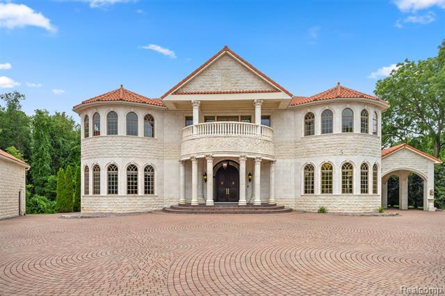 Property Photo:  18585 Sheldon Road  MI 48168 
