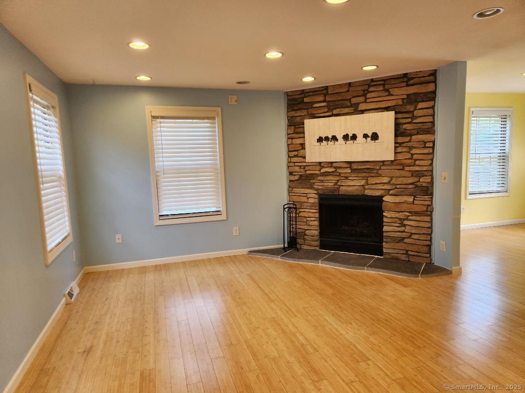 Property Photo:  22 Baypath Way  CT 06405 