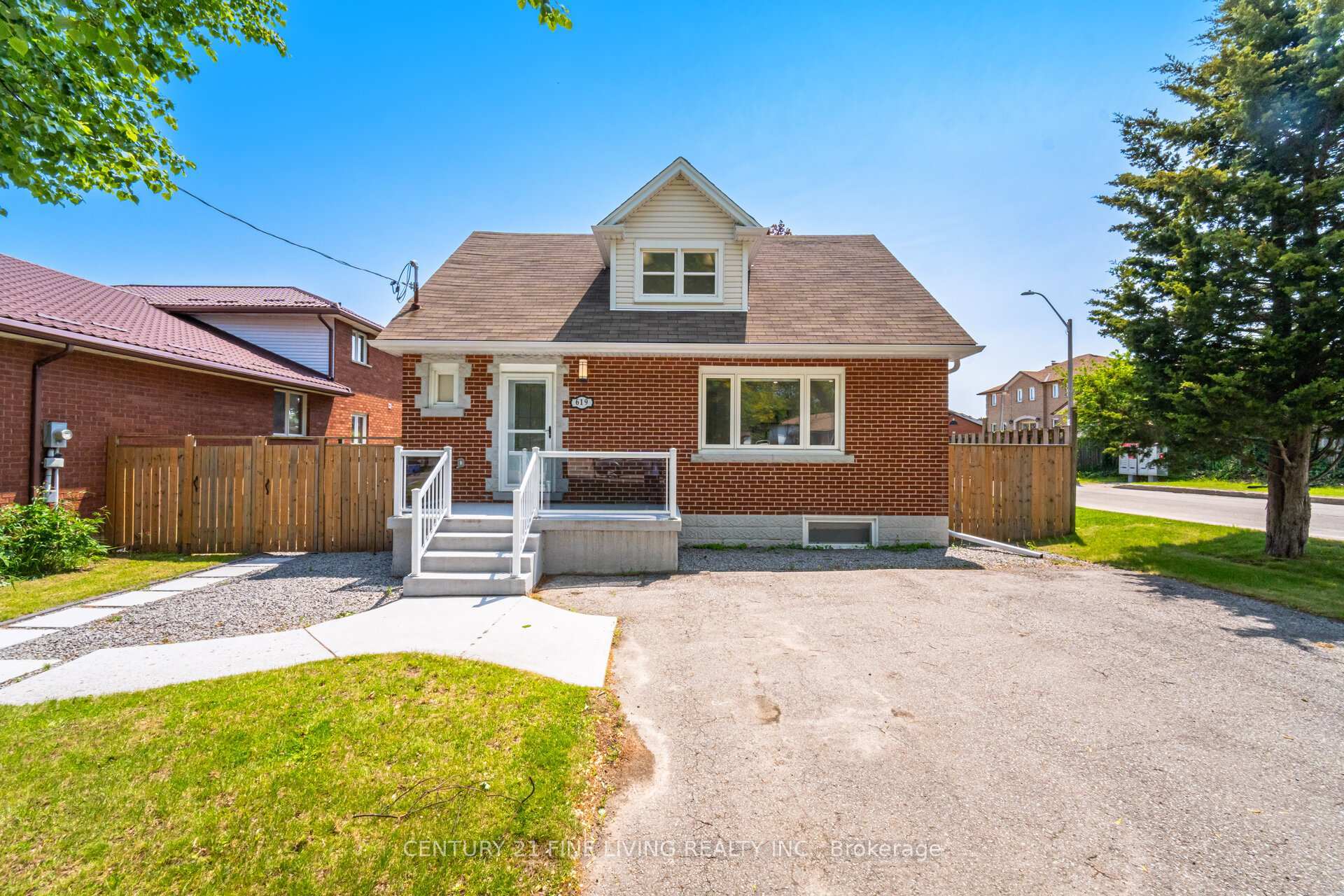 Property Photo: 619 Upper Paradise Road (Main &Amp Second Floor) ON L9C 5P5